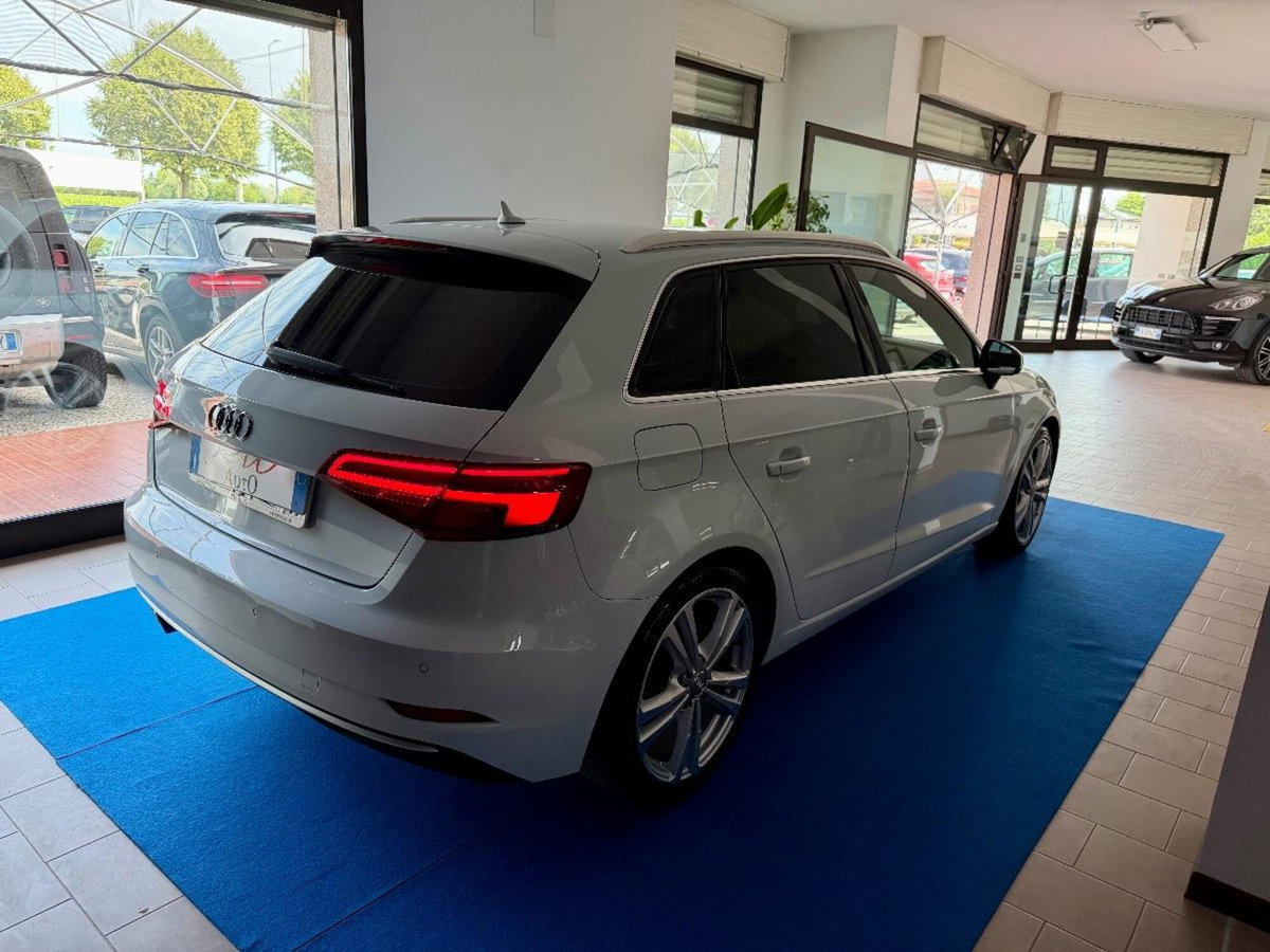 Audi A3 Sportback 2.0 TDI S tronic Attraction (6)