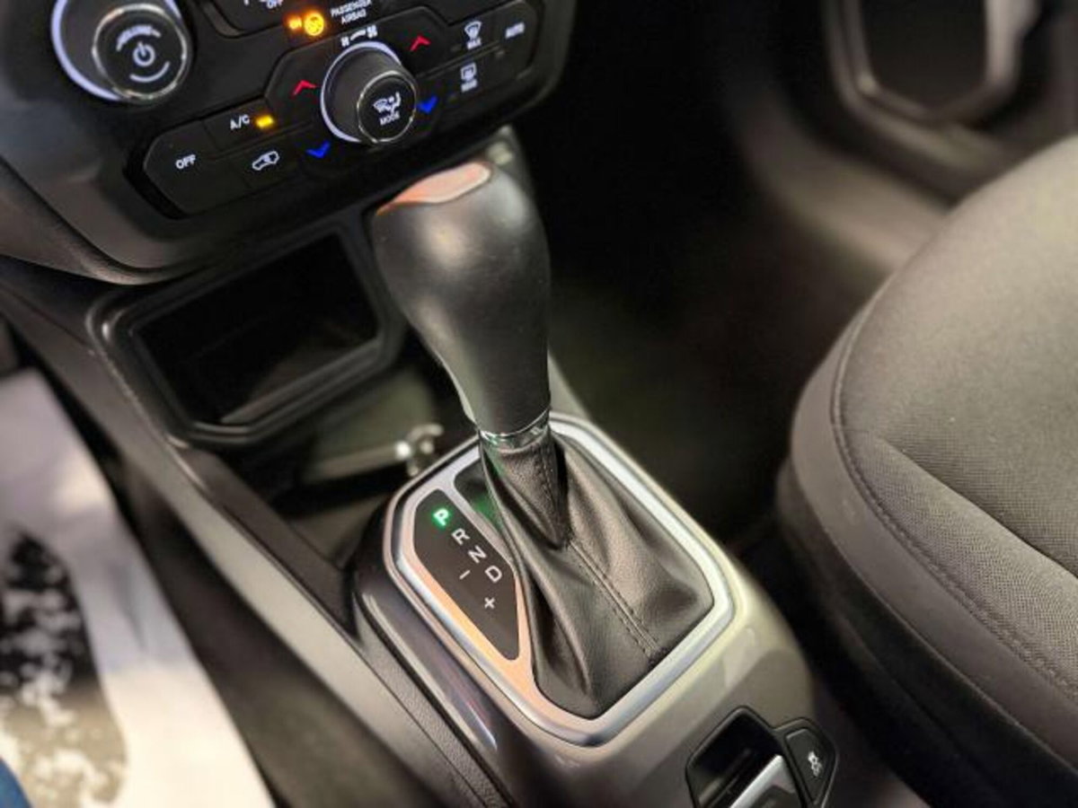 Jeep Renegade 1.6 Mjt DDCT 120 CV Limited (10)