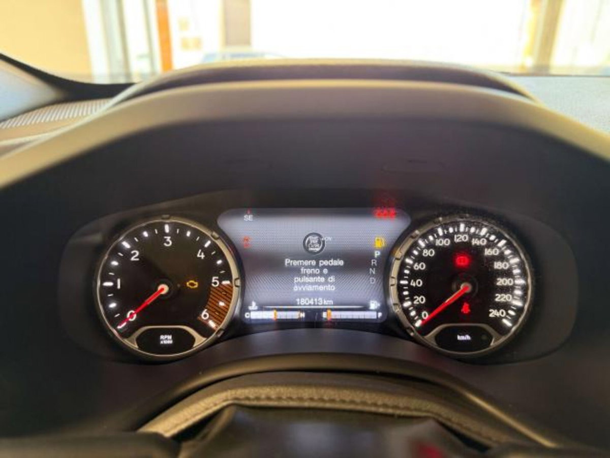 Jeep Renegade 1.6 Mjt DDCT 120 CV Limited (8)
