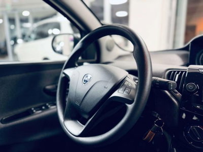 Lancia Ypsilon 1.0 FireFly 5 porte S&S Hybrid Ecochic Silver (10)