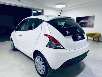 Lancia Ypsilon 1.0 FireFly 5 porte S&S Hybrid Ecochic Silver (5)