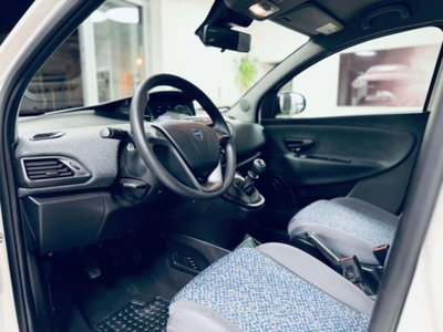 Lancia Ypsilon 1.0 FireFly 5 porte S&S Hybrid Ecochic Silver (6)