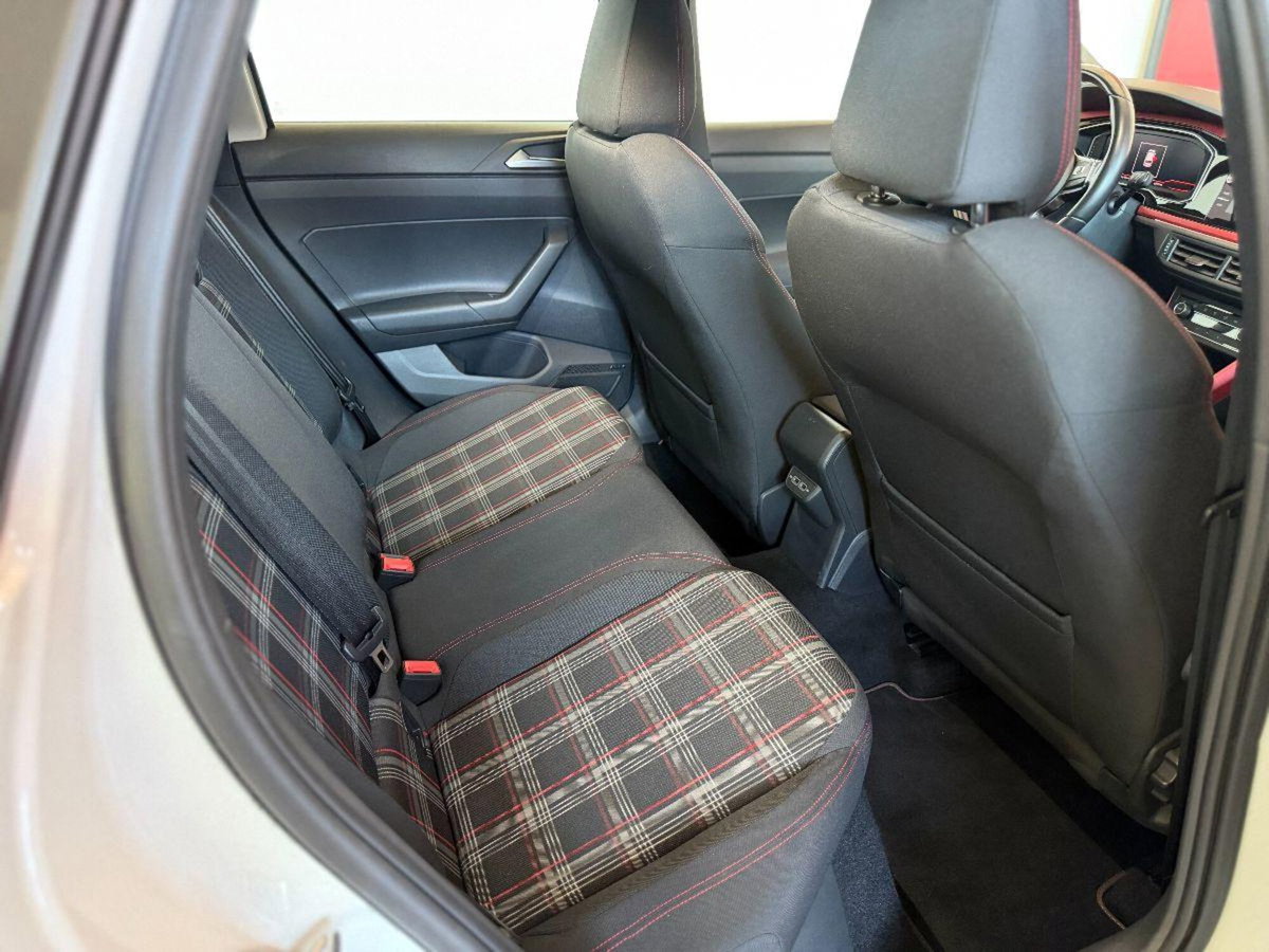 Volkswagen Polo 2.0 TSI DSG GTI BlueMotion Technology (10)