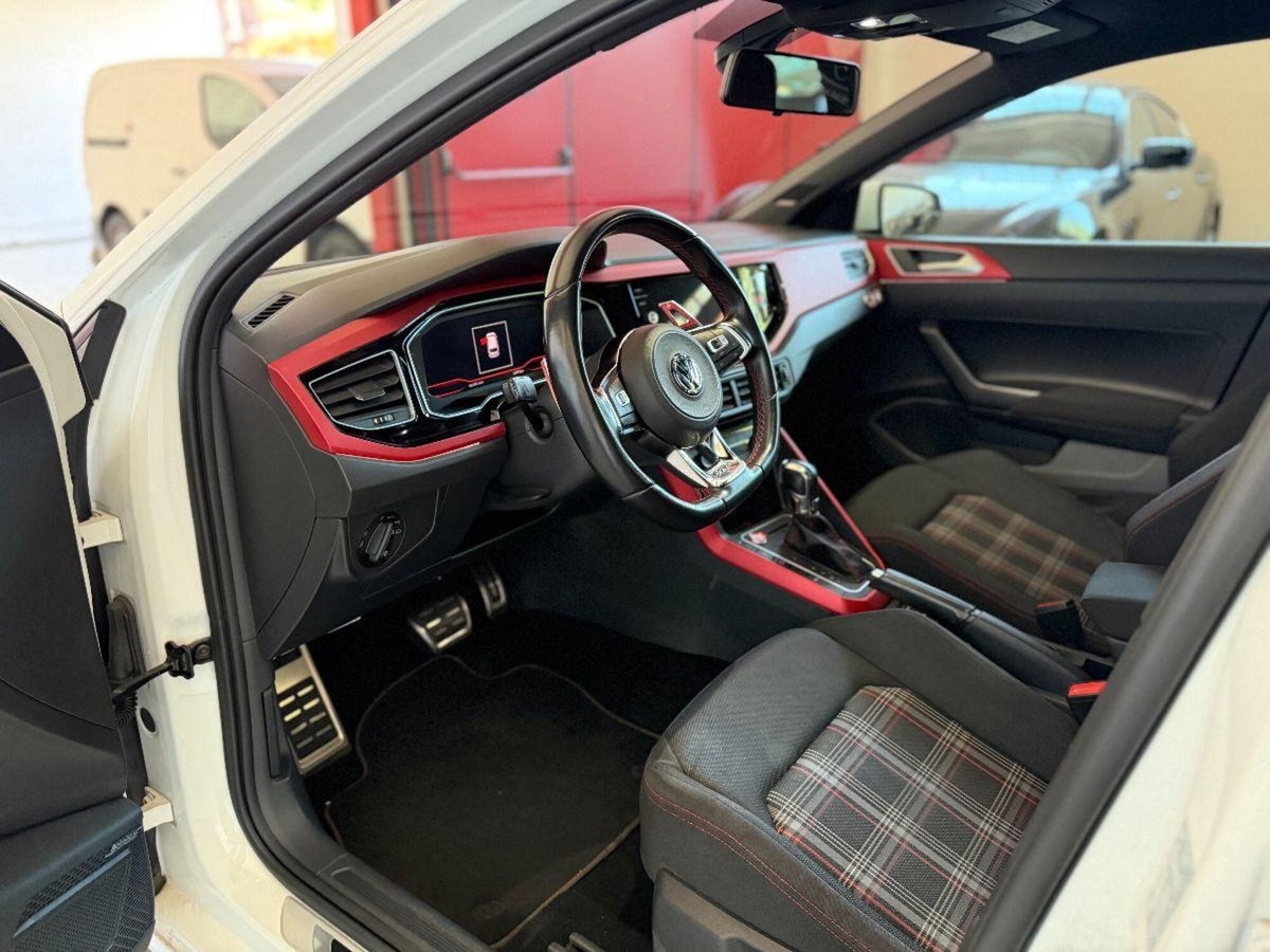 Volkswagen Polo 2.0 TSI DSG GTI BlueMotion Technology (4)