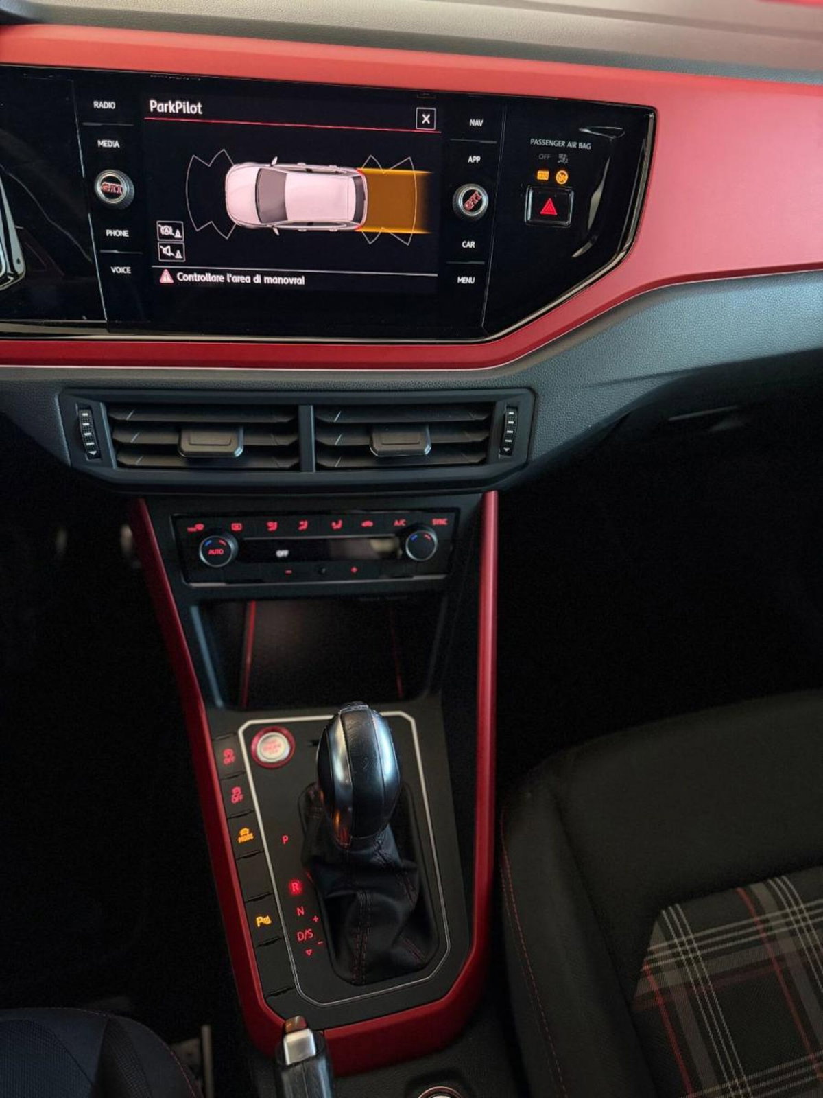 Volkswagen Polo 2.0 TSI DSG GTI BlueMotion Technology (7)