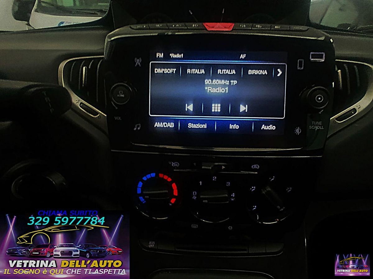Lancia Ypsilon 1.0 FireFly 5 porte S&S Hybrid Ecochic Gold (11)