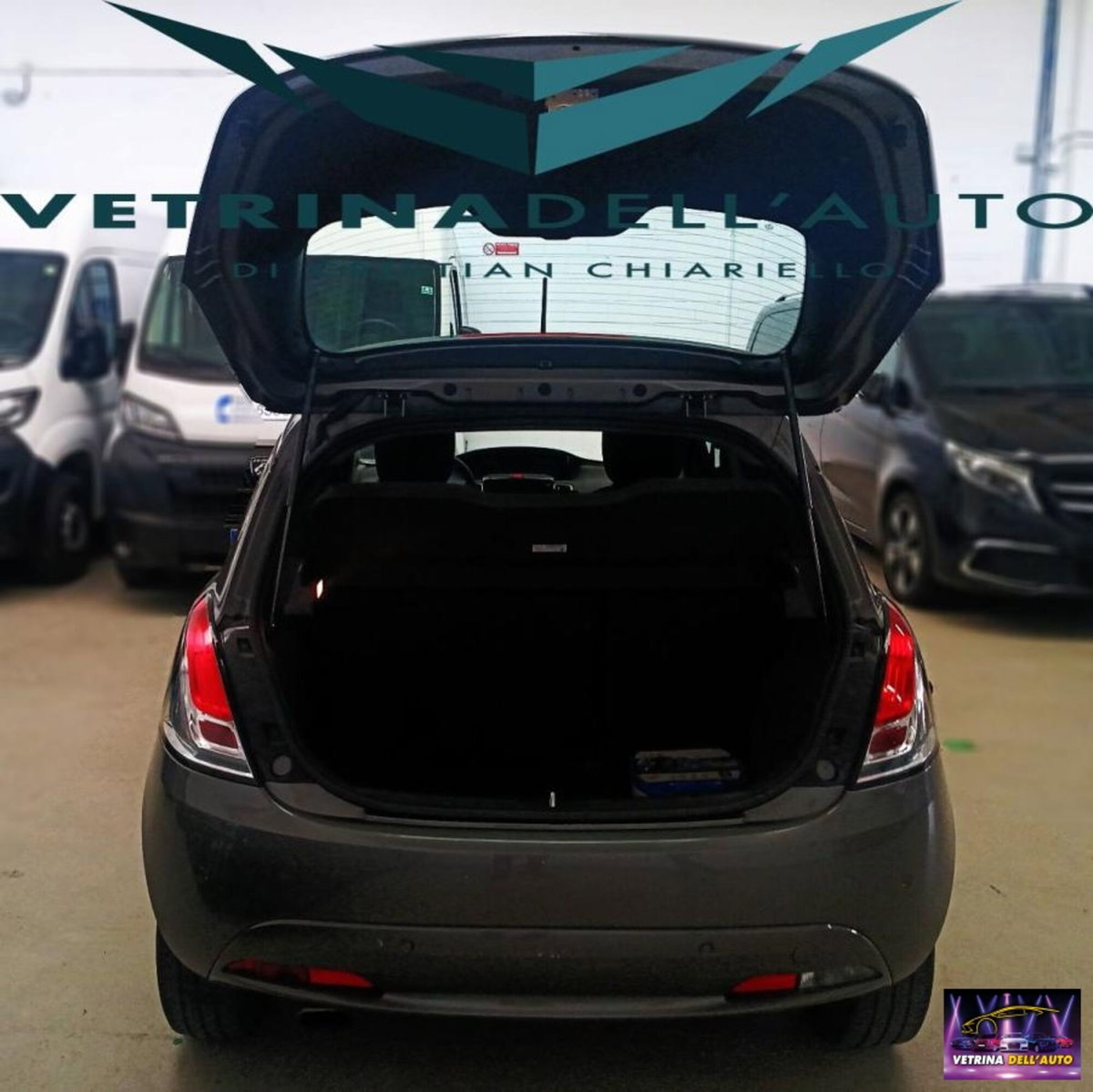 Lancia Ypsilon 1.0 FireFly 5 porte S&S Hybrid Ecochic Gold (12)