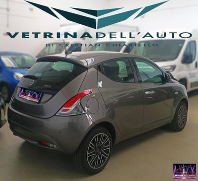 Lancia Ypsilon 1.0 FireFly 5 porte S&S Hybrid Ecochic Gold (4)