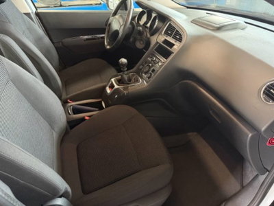Peugeot 5008 BlueHDi 120 S&S Business (14)