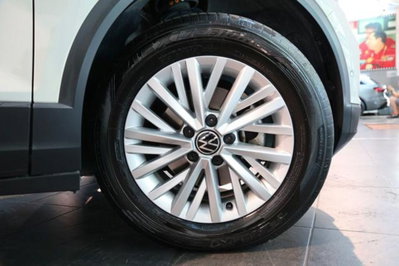 Volkswagen T-Roc 2.0 tdi Life 115cv (6)