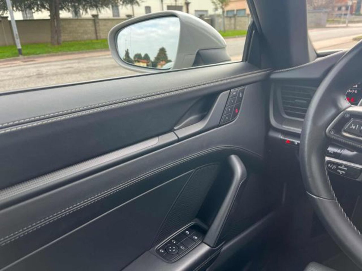 Porsche 911 Cabrio Targa 3.0 4 GTS (12)