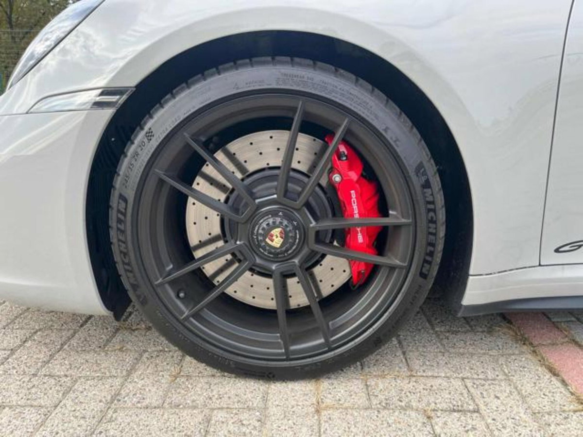 Porsche 911 Cabrio Targa 3.0 4 GTS (5)