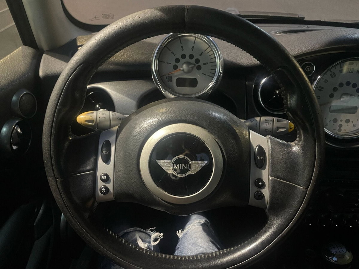 MINI Mini 1.4 tdi One D de luxe (10)