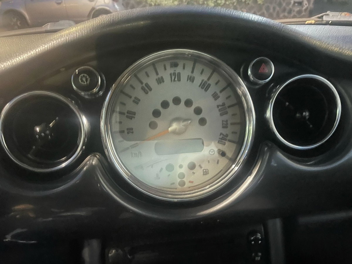 MINI Mini 1.4 tdi One D de luxe (11)