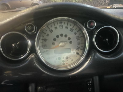 MINI Mini 1.4 tdi One D de luxe (11)