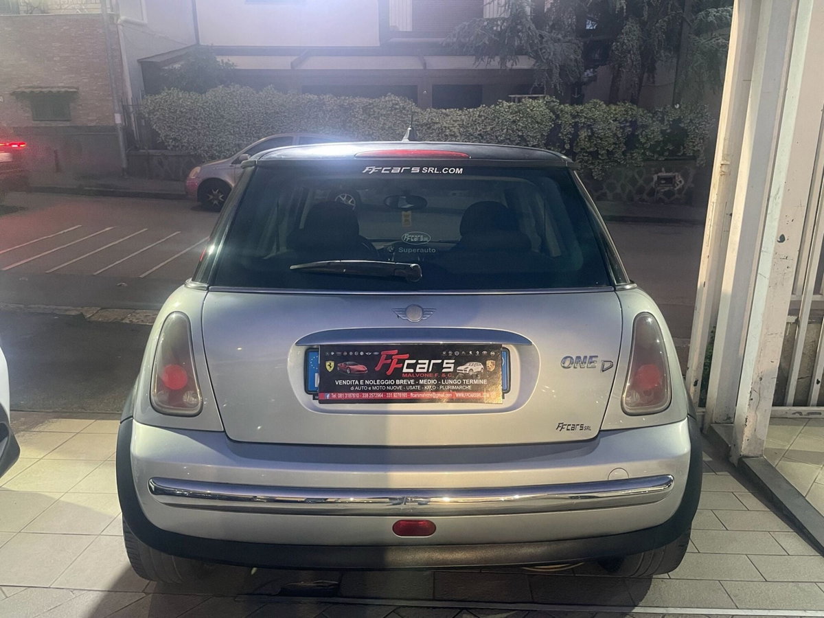 MINI Mini 1.4 tdi One D de luxe (6)