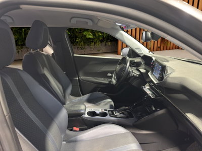 Peugeot 2008 BlueHDi 130 S&S EAT8 Allure Pack (11)