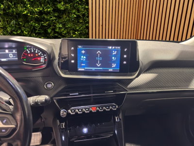 Peugeot 2008 BlueHDi 130 S&S EAT8 Allure Pack (15)
