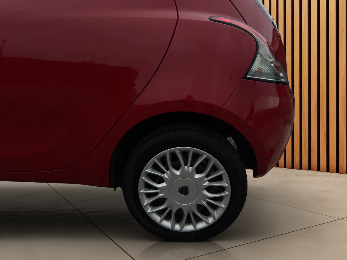 Lancia Ypsilon 1.2 69 CV 5 porte GPL Ecochic Unyca (19)
