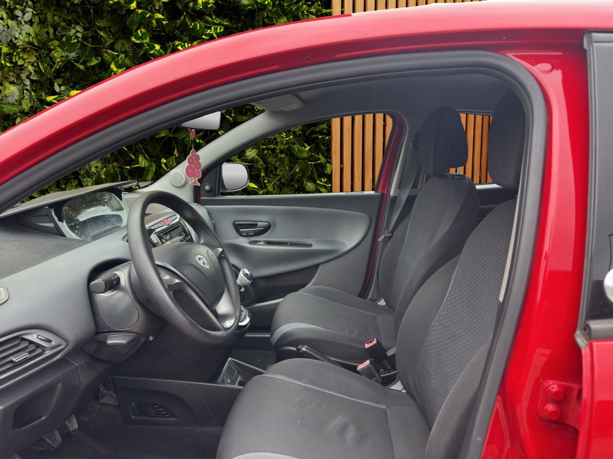 Lancia Ypsilon 1.2 69 CV 5 porte GPL Ecochic Unyca (9)