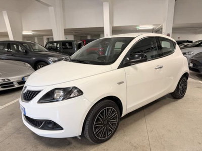 Lancia Ypsilon 1.0 FireFly 5 porte S&S Hybrid Gold Plus (2)