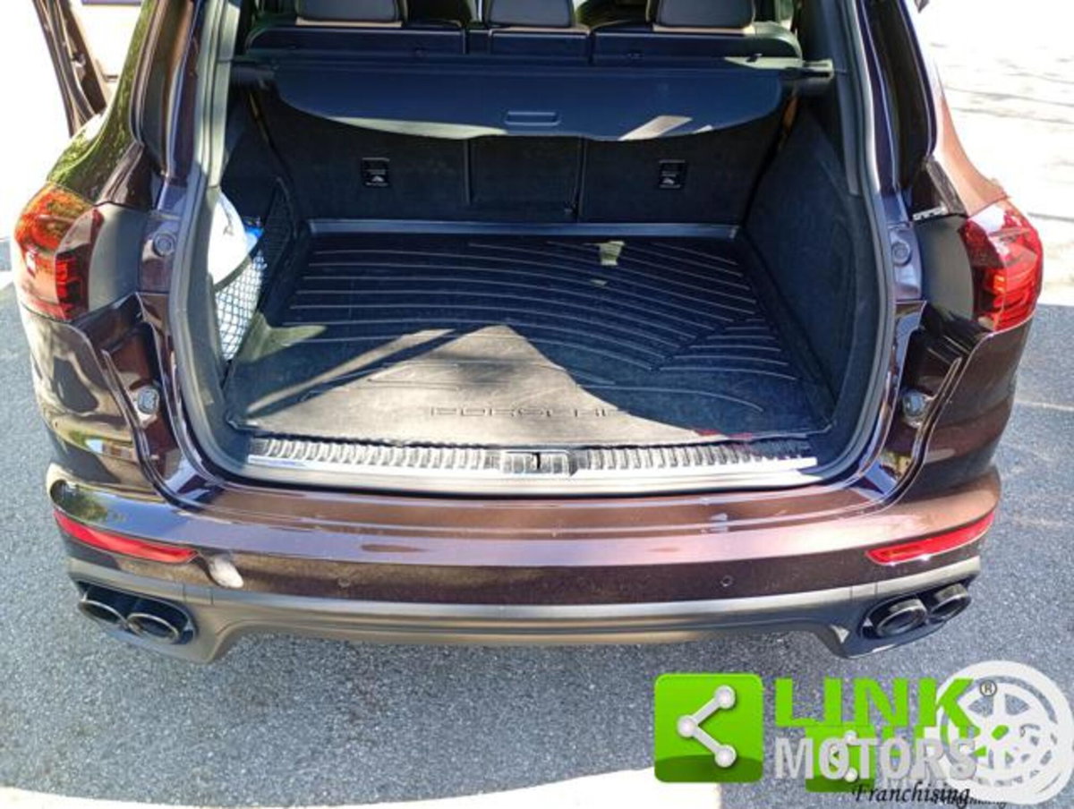 Porsche Cayenne 3.0 Diesel 250CV Platinum Edition (13)