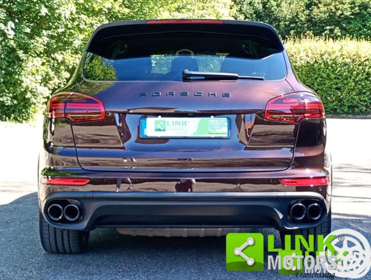Porsche Cayenne 3.0 Diesel 250CV Platinum Edition (2)