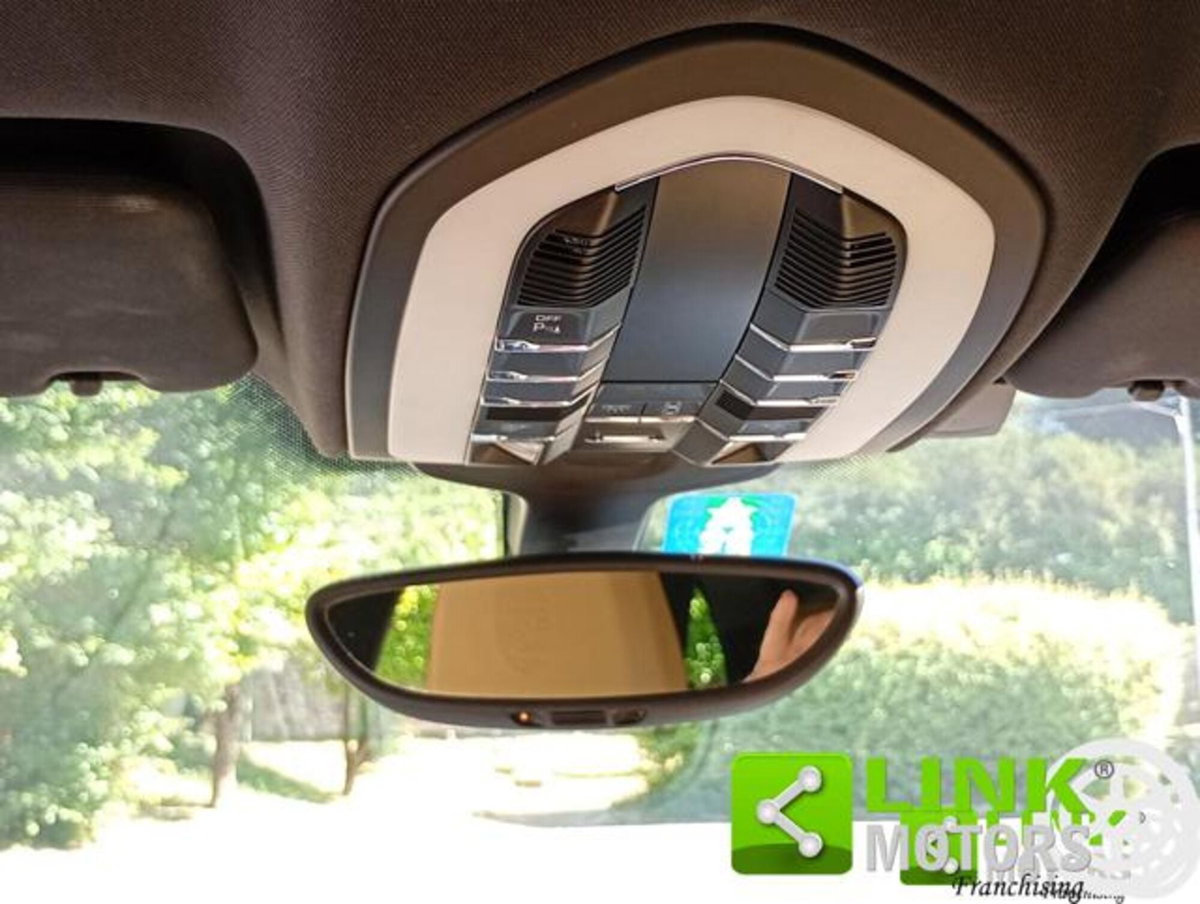 Porsche Cayenne 3.0 Diesel 250CV Platinum Edition (20)