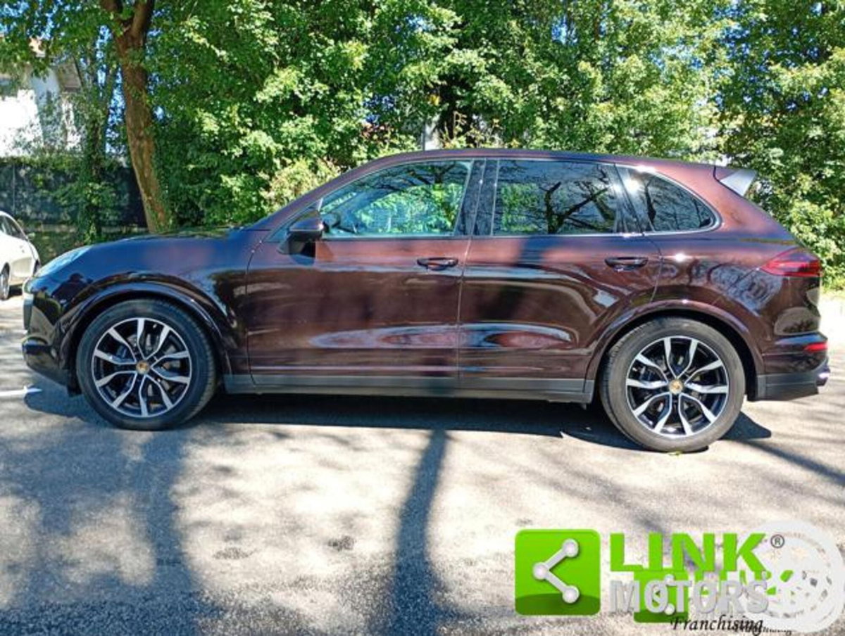 Porsche Cayenne 3.0 Diesel 250CV Platinum Edition (8)