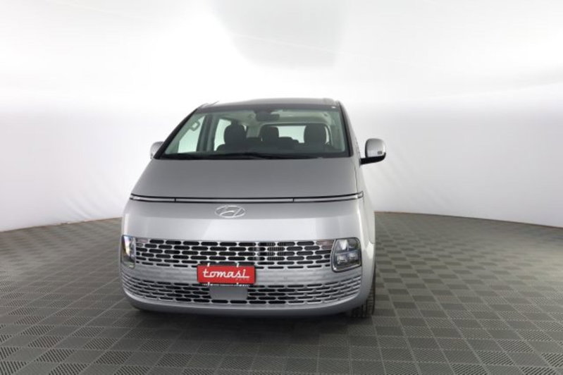 Hyundai Staria 2.2 awd auto