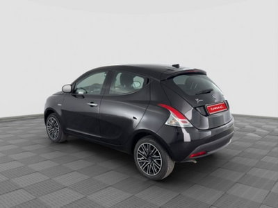 Lancia Ypsilon 1.0 FireFly 5 porte S&S Hybrid Silver Plus (3)