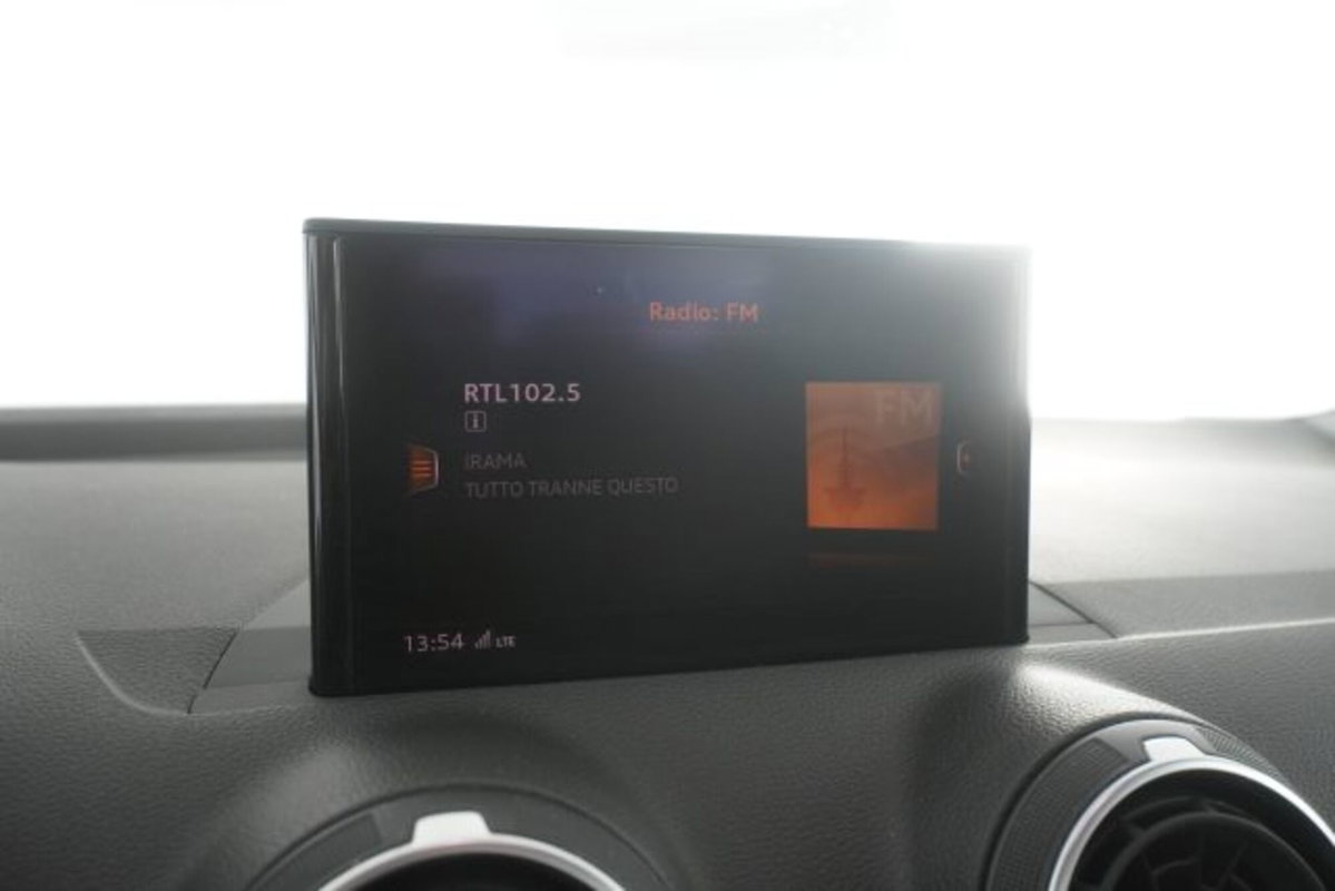 Audi Q2 Q2 30 TDI S tronic Business (18)