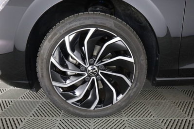 Volkswagen Golf Variant 1.0 eTSI EVO DSG Life (8)