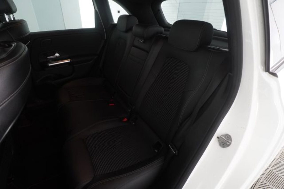 Mercedes-Benz CLA 200 d Sport (11)