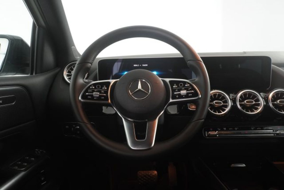 Mercedes-Benz CLA 200 d Sport (13)