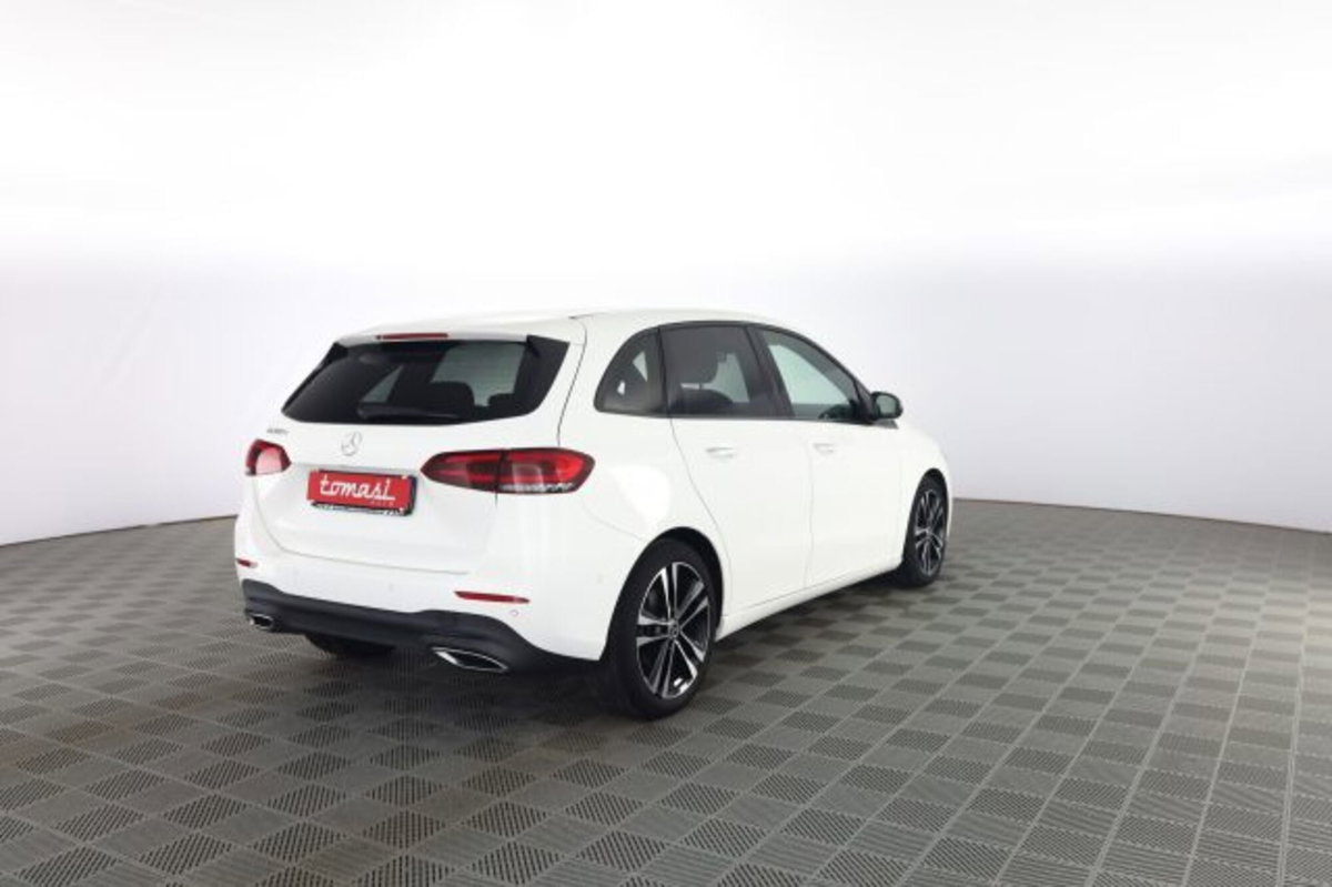 Mercedes-Benz CLA 200 d Sport (4)