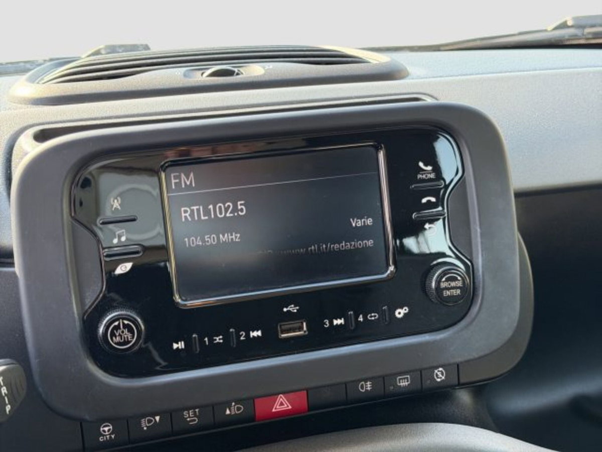 Fiat Panda 1.0 FireFly S&S Hybrid City Cross (15)