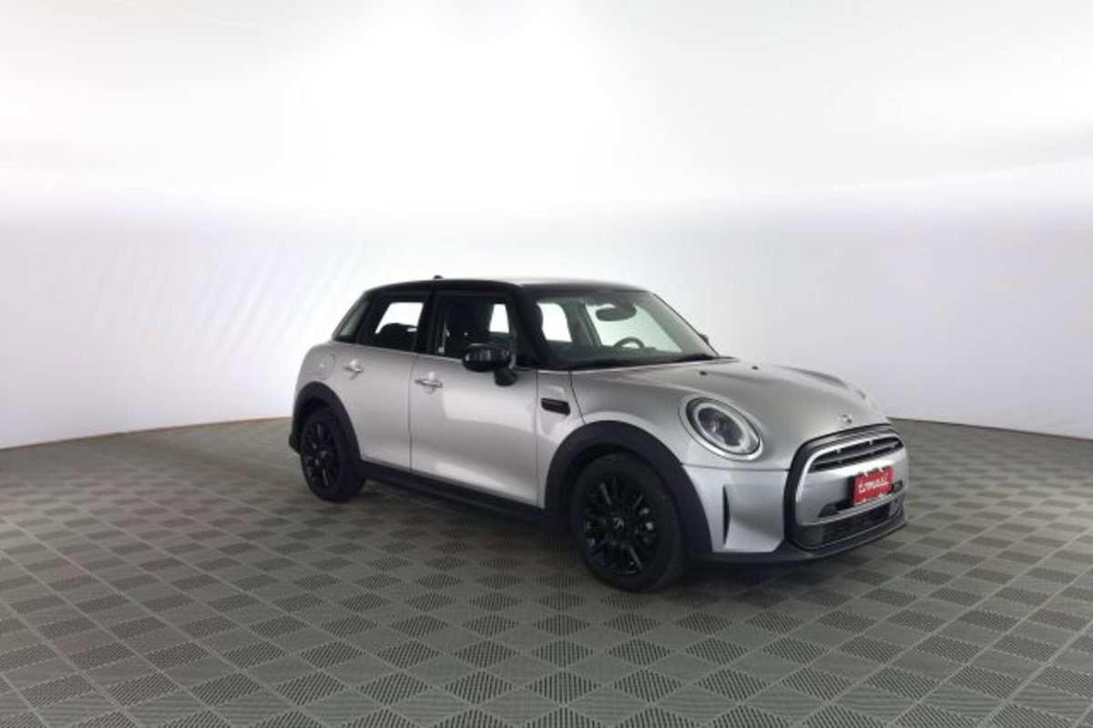 MINI Mini 1.5 Cooper Classic 5 porte (2)