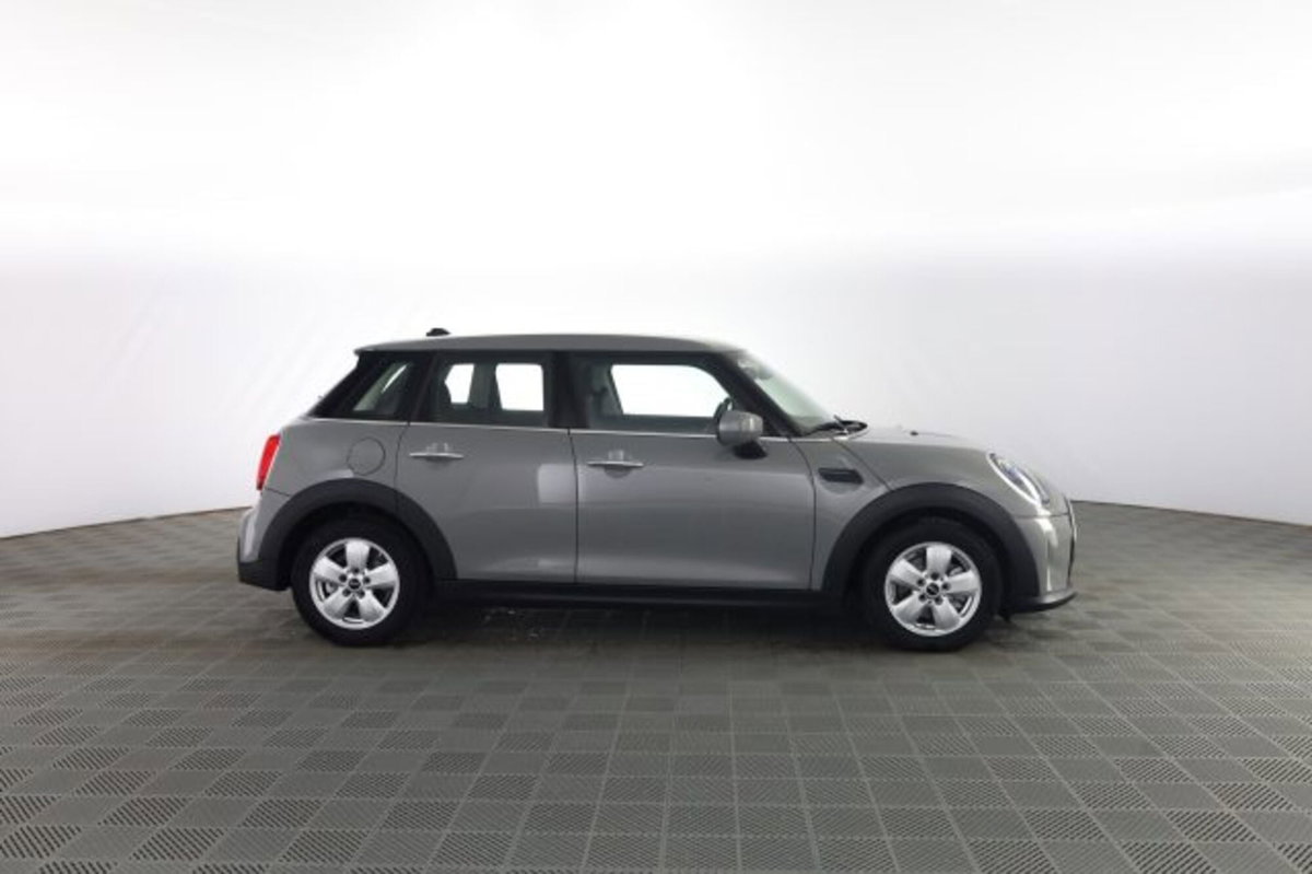 MINI Mini 1.5 Cooper Essential 5 porte (3)