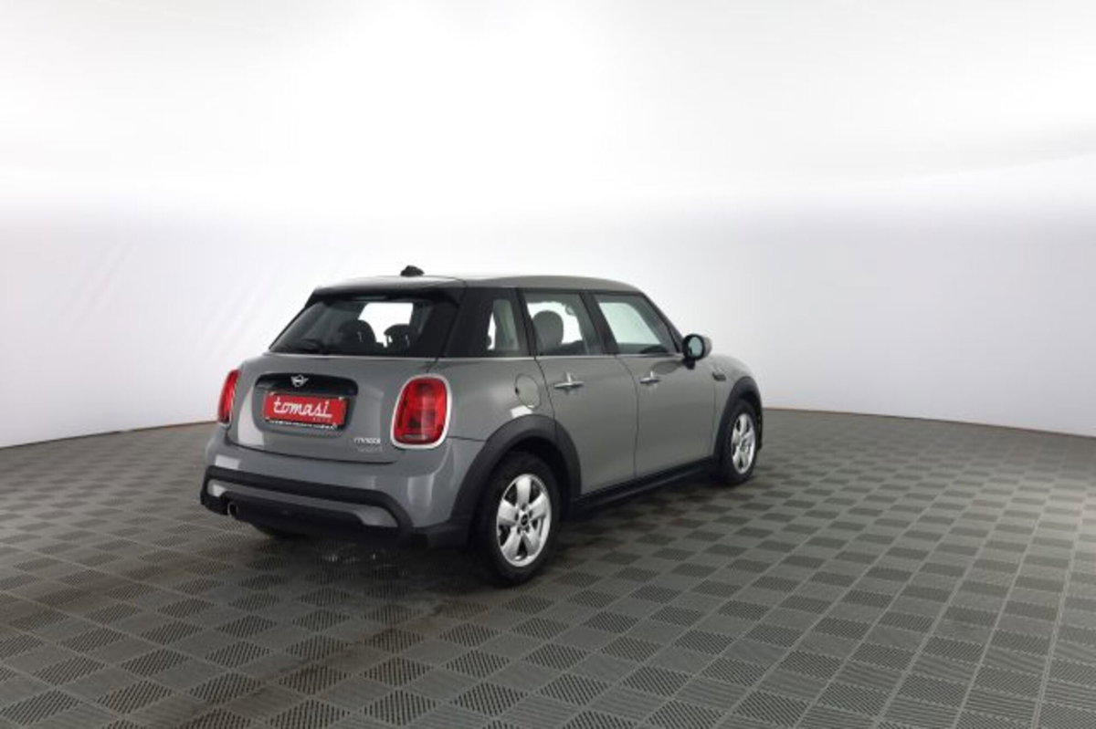 MINI Mini 1.5 Cooper Essential 5 porte (4)