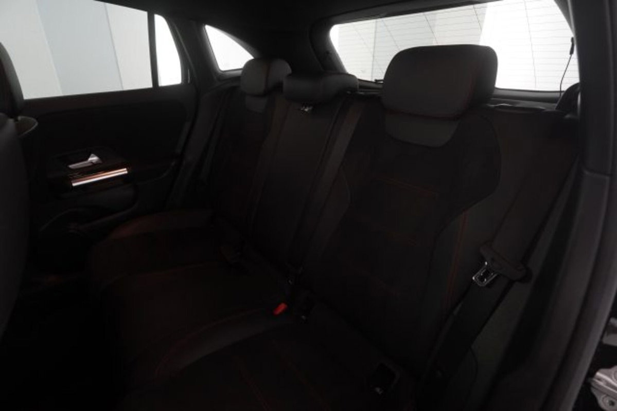 Mercedes-Benz CLA Shooting Brake 180 d Automatic Shooting Brake Premium (10)