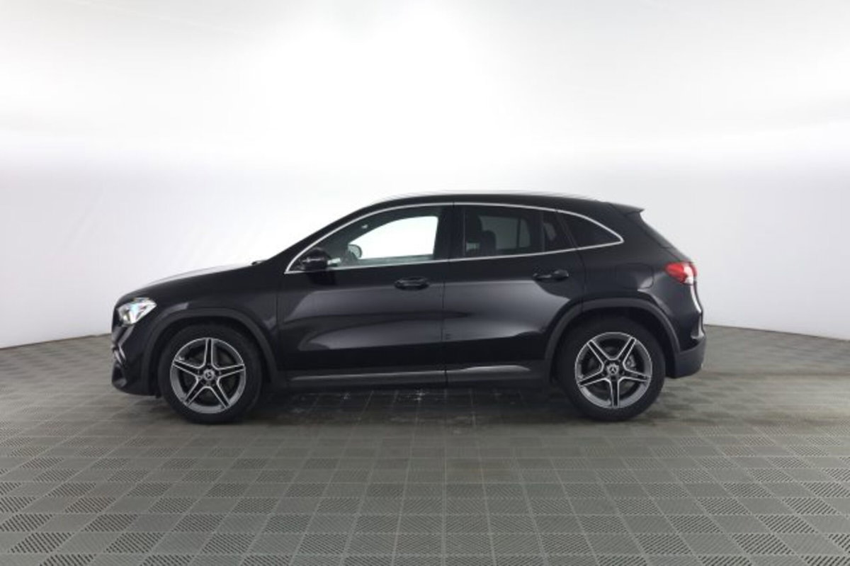 Mercedes-Benz CLA Shooting Brake 180 d Automatic Shooting Brake Premium (7)