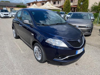 Lancia Ypsilon 1.2 69 CV 5 porte Silver (2)