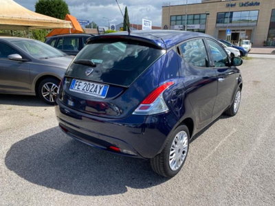 Lancia Ypsilon 1.2 69 CV 5 porte Silver (3)