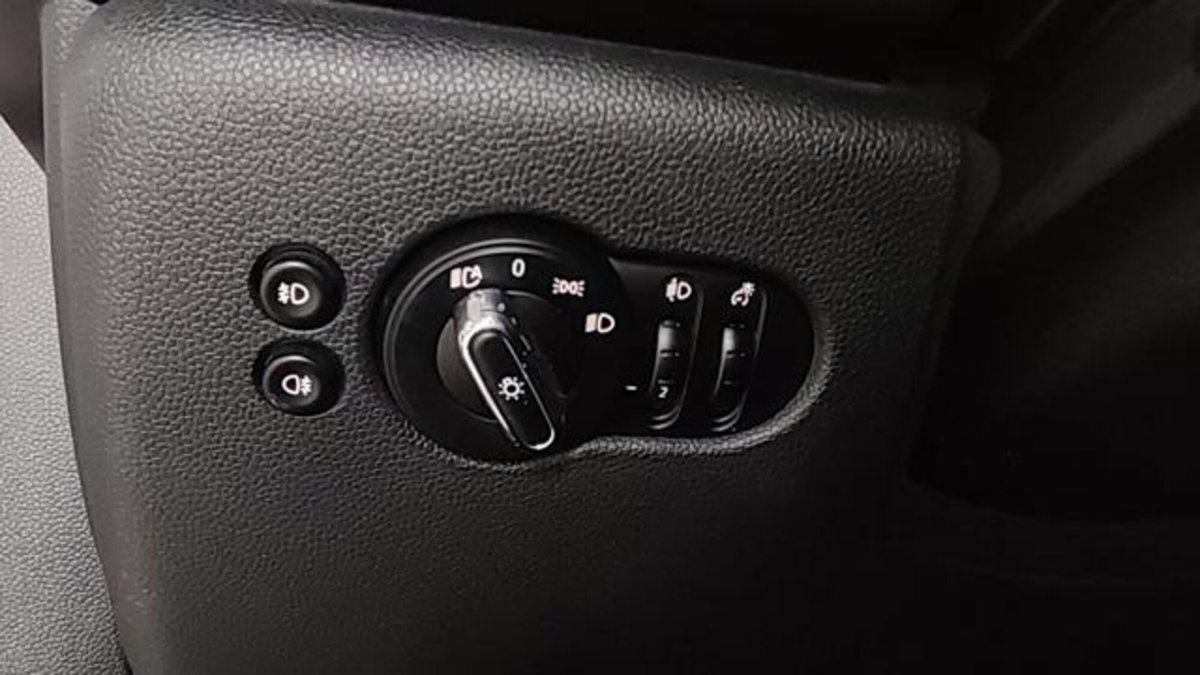 MINI Mini 1.5 Cooper D Business XL 5 porte (9)