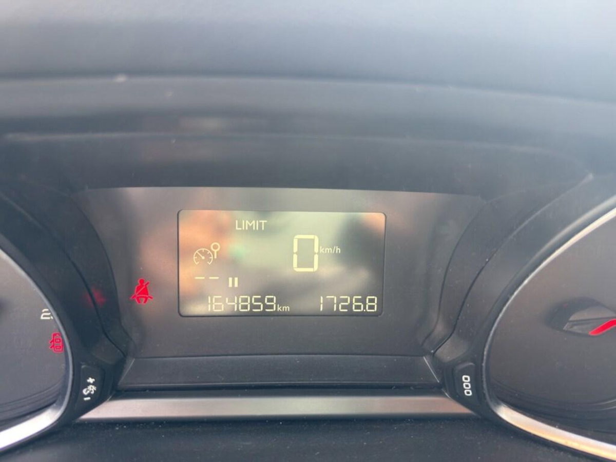 Peugeot 308 SW BlueHDi 100 S&S Business (9)