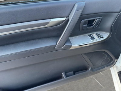 Mitsubishi Pajero 3.2 DI-D 16V aut. 3p. Tender DPF (15)