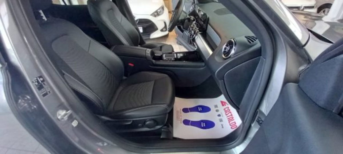 Mercedes-Benz GLB 200 d Business Extra auto 7p.ti (10)