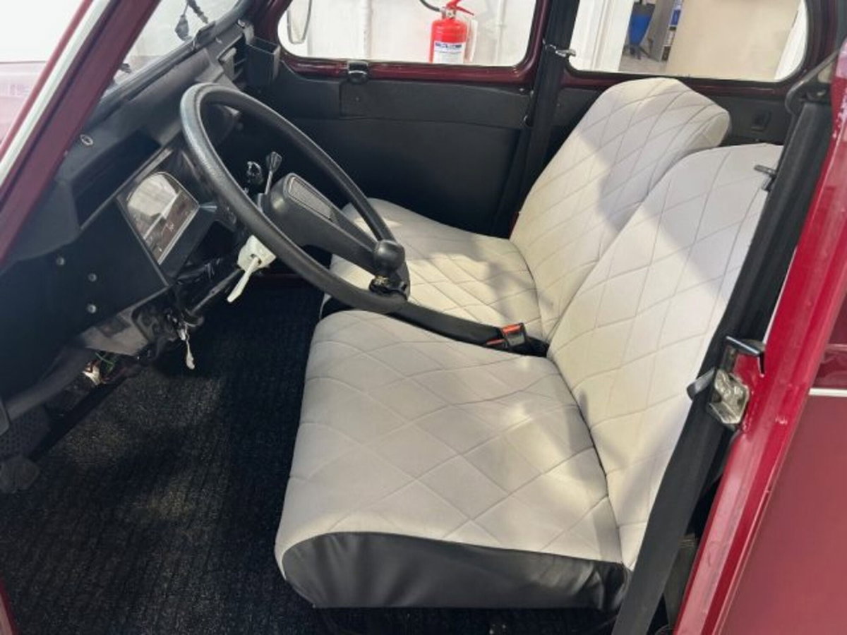 Citroen 2CV 6 Charleston (7)
