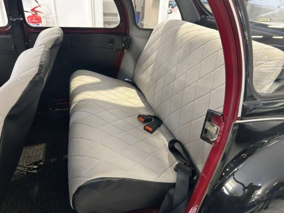Citroen 2CV 6 Charleston (8)